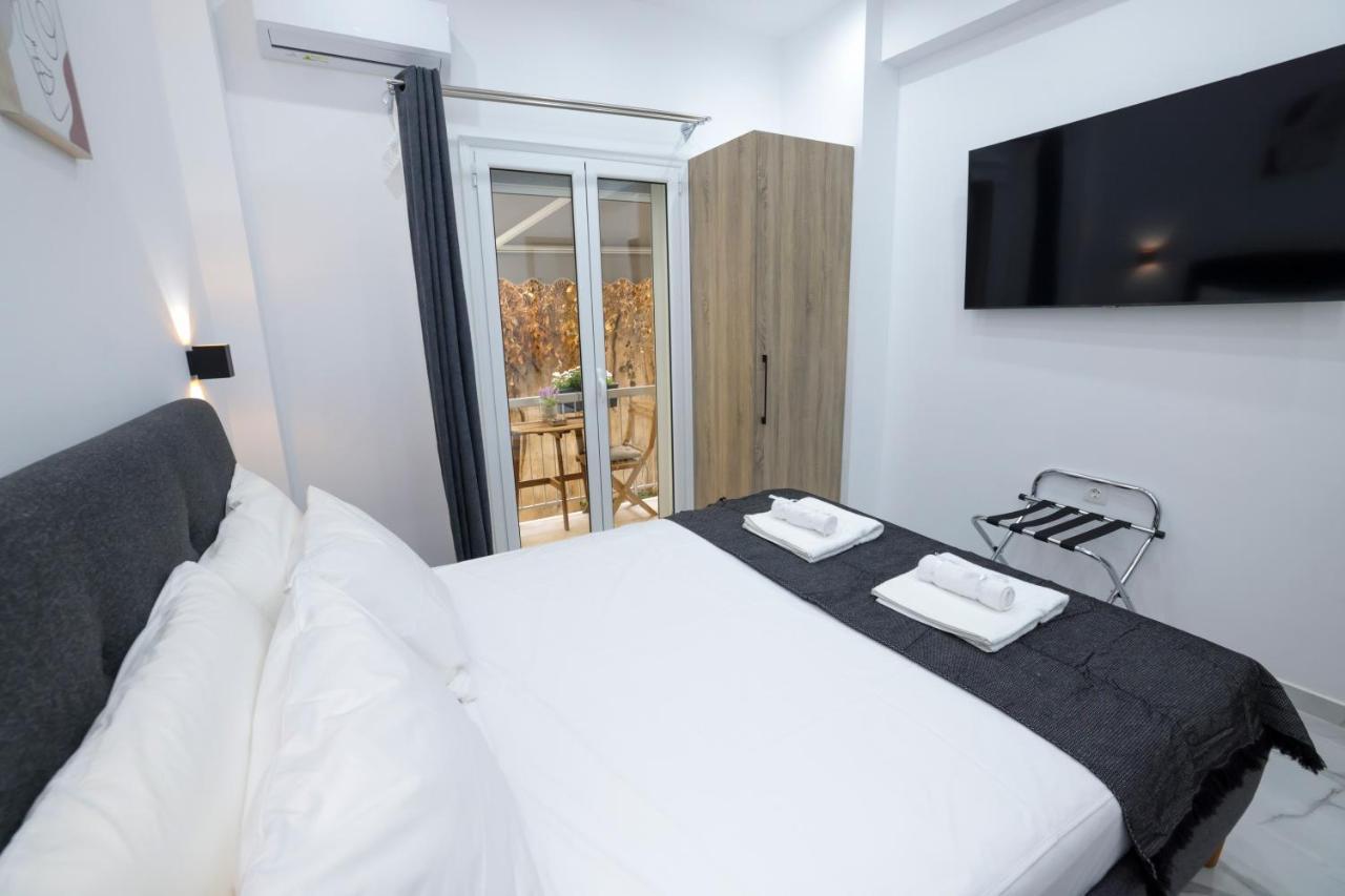 Apollo 2 Bd Jacuzzi Suite Athena Bagian luar foto