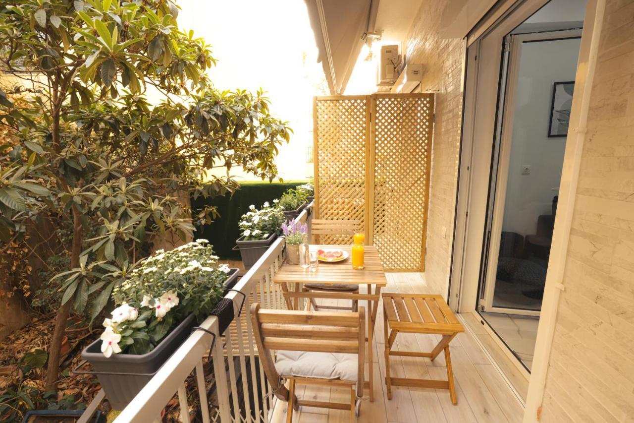 Apollo 2 Bd Jacuzzi Suite Athena Bagian luar foto
